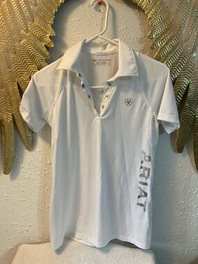 Ariat white tech shirt size medium
